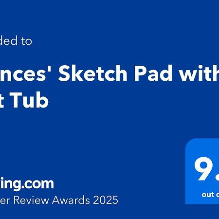 Appartamento Frances' Sketch Pad With Hot Tub Fort William Esterno foto